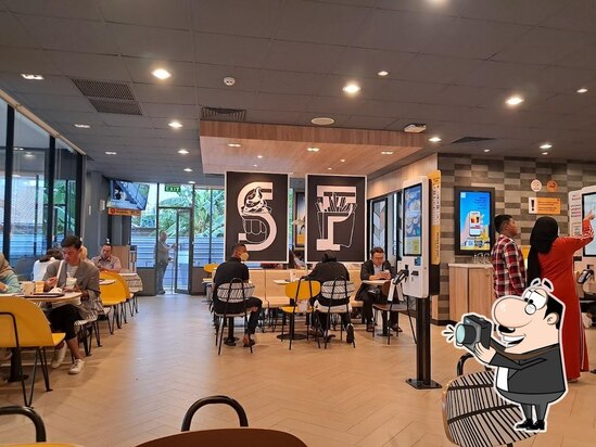 Malam Seru di Cilacap: McDonald's S. Parman Jadi Teman Setia